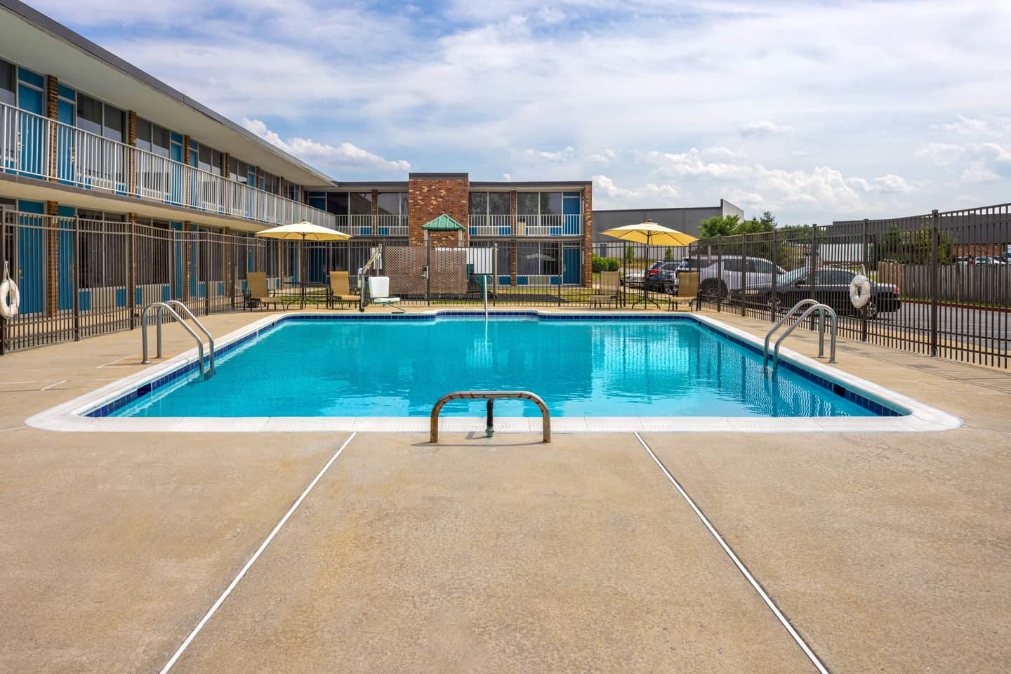 Days Inn by Wyndham Frederick