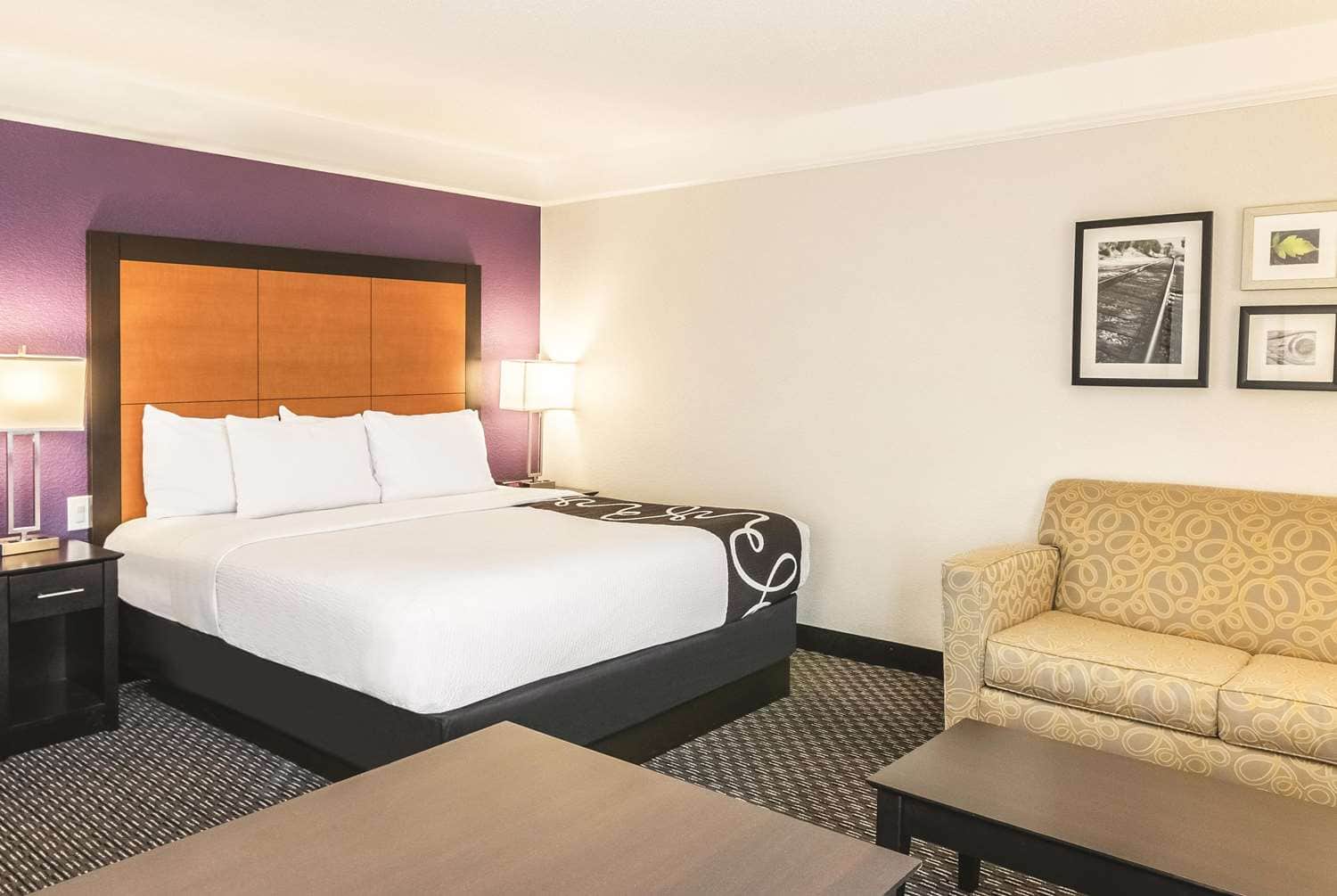 La Quinta Inn & Suites by Wyndham Orlando Airport