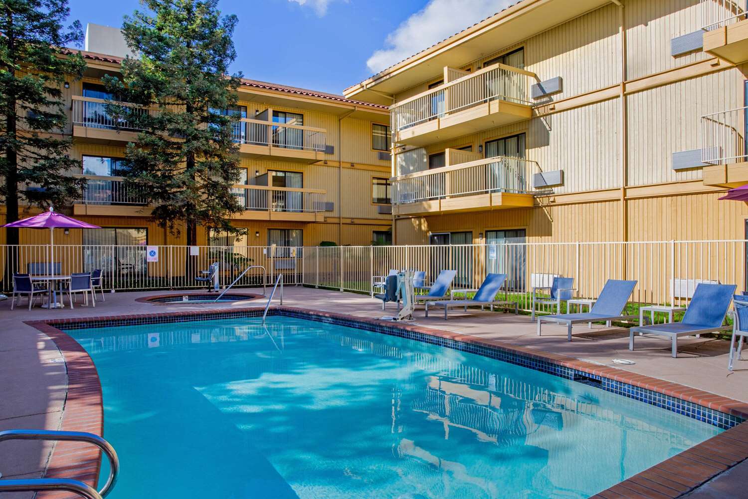 La Quinta Inn & Suites by Wyndham Oakland - Hayward