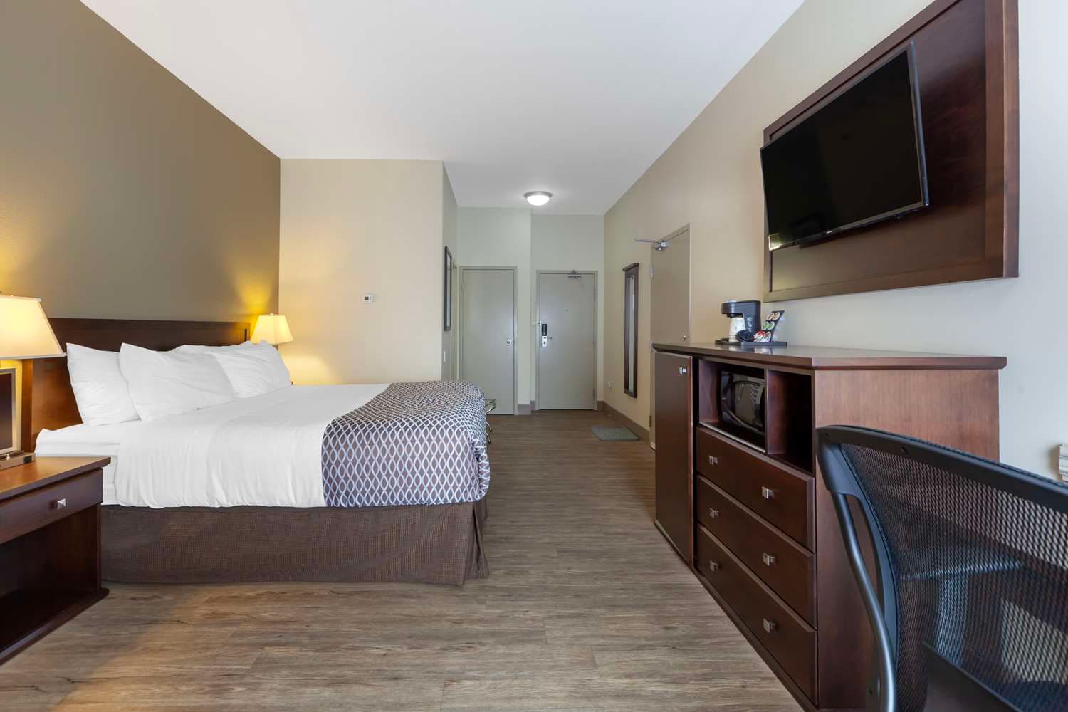 Best Western High Road Inn