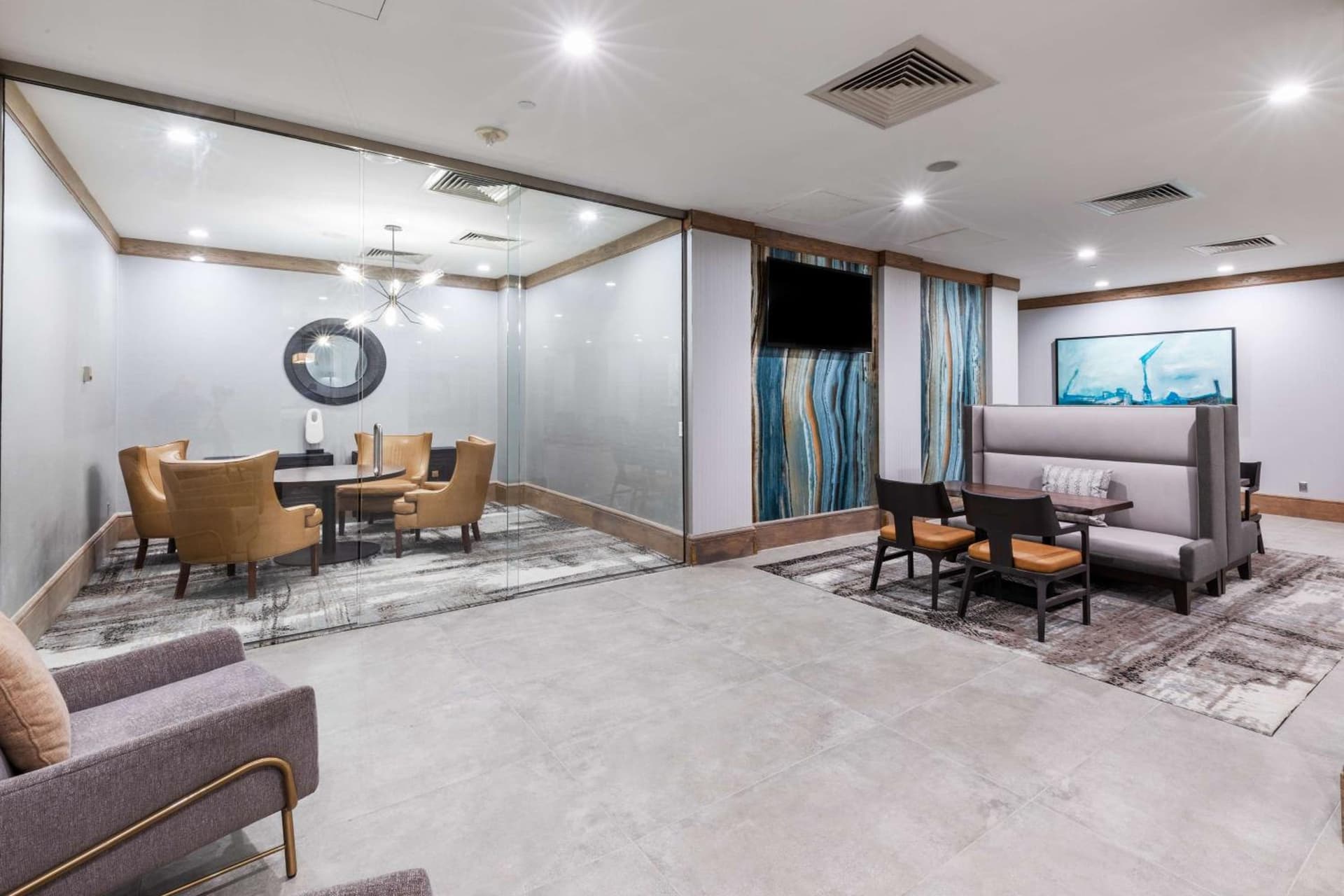 DoubleTree by Hilton Tulsa - Warren Place