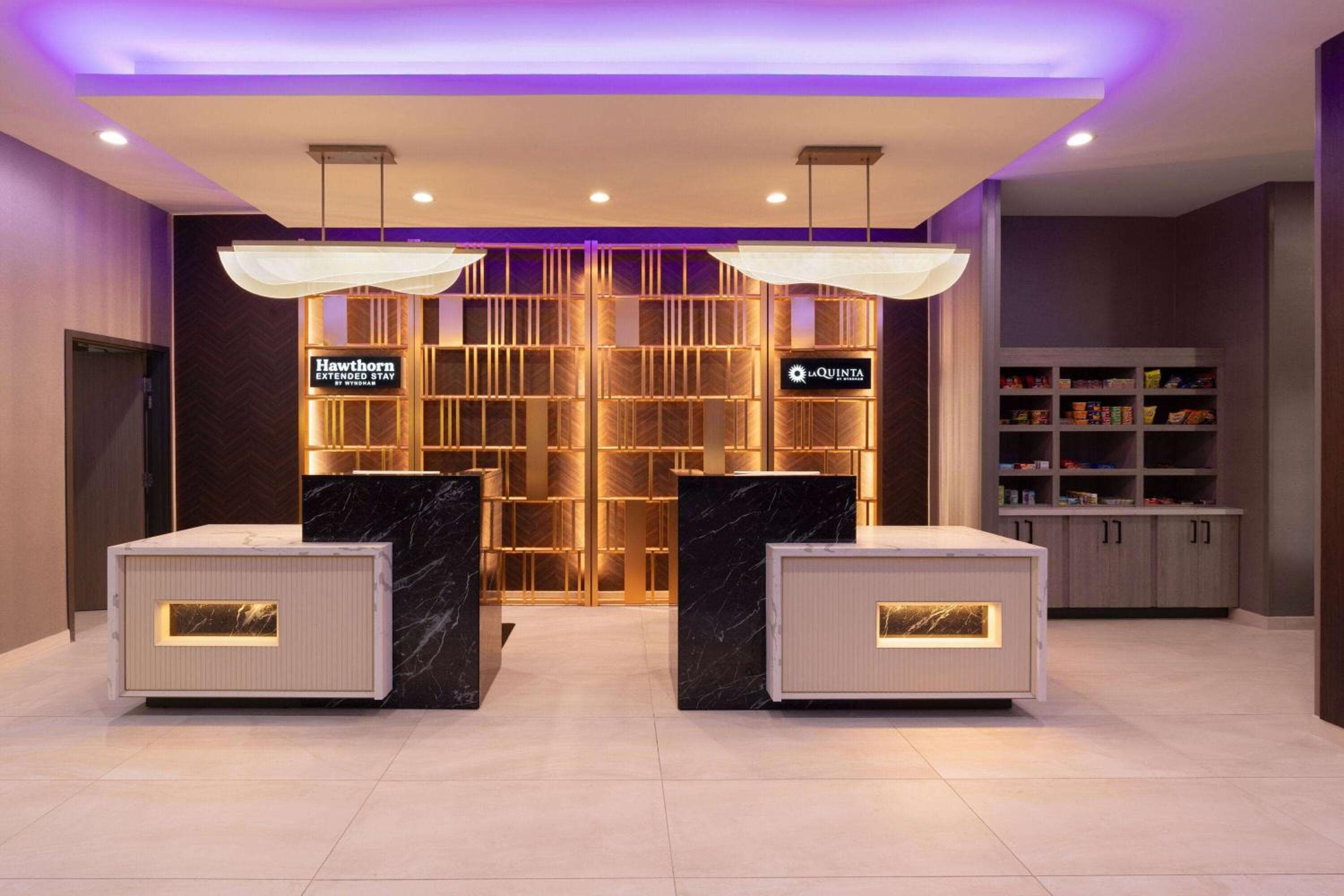 La Quinta Inn & Suites by Wyndham DeSoto