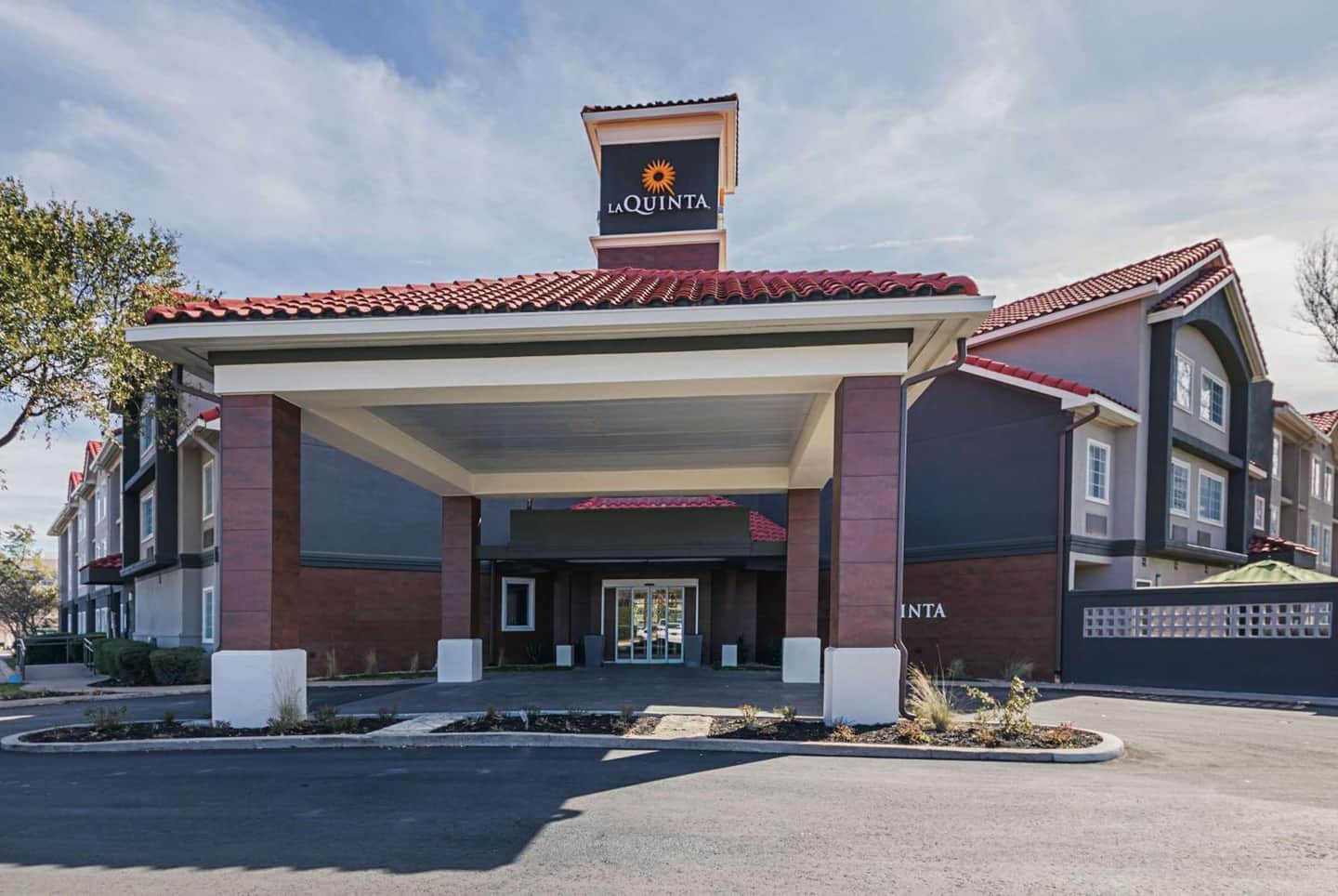 La Quinta Inn & Suites by Wyndham Austin Near The Domain