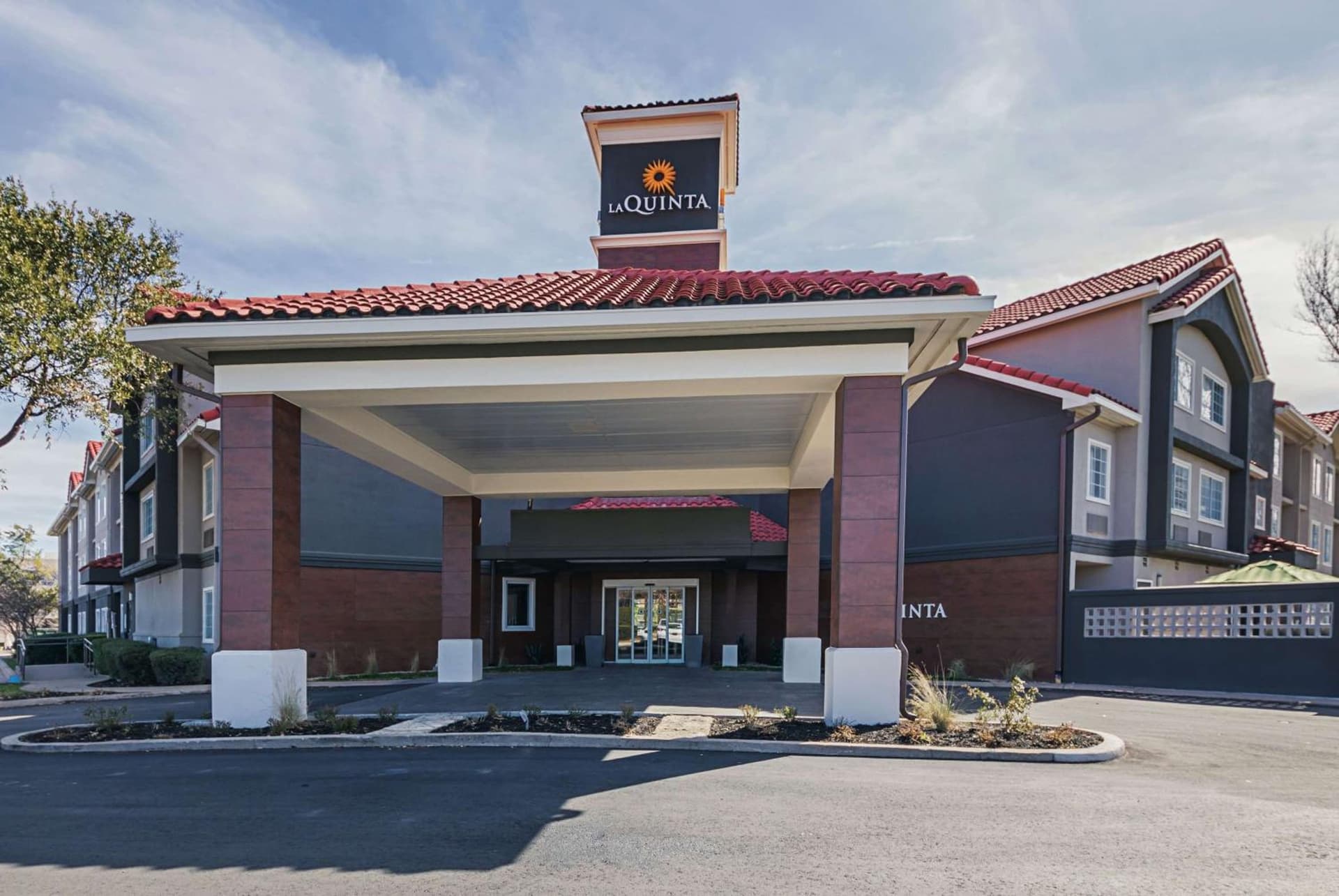 La Quinta Inn & Suites by Wyndham Austin Near The Domain