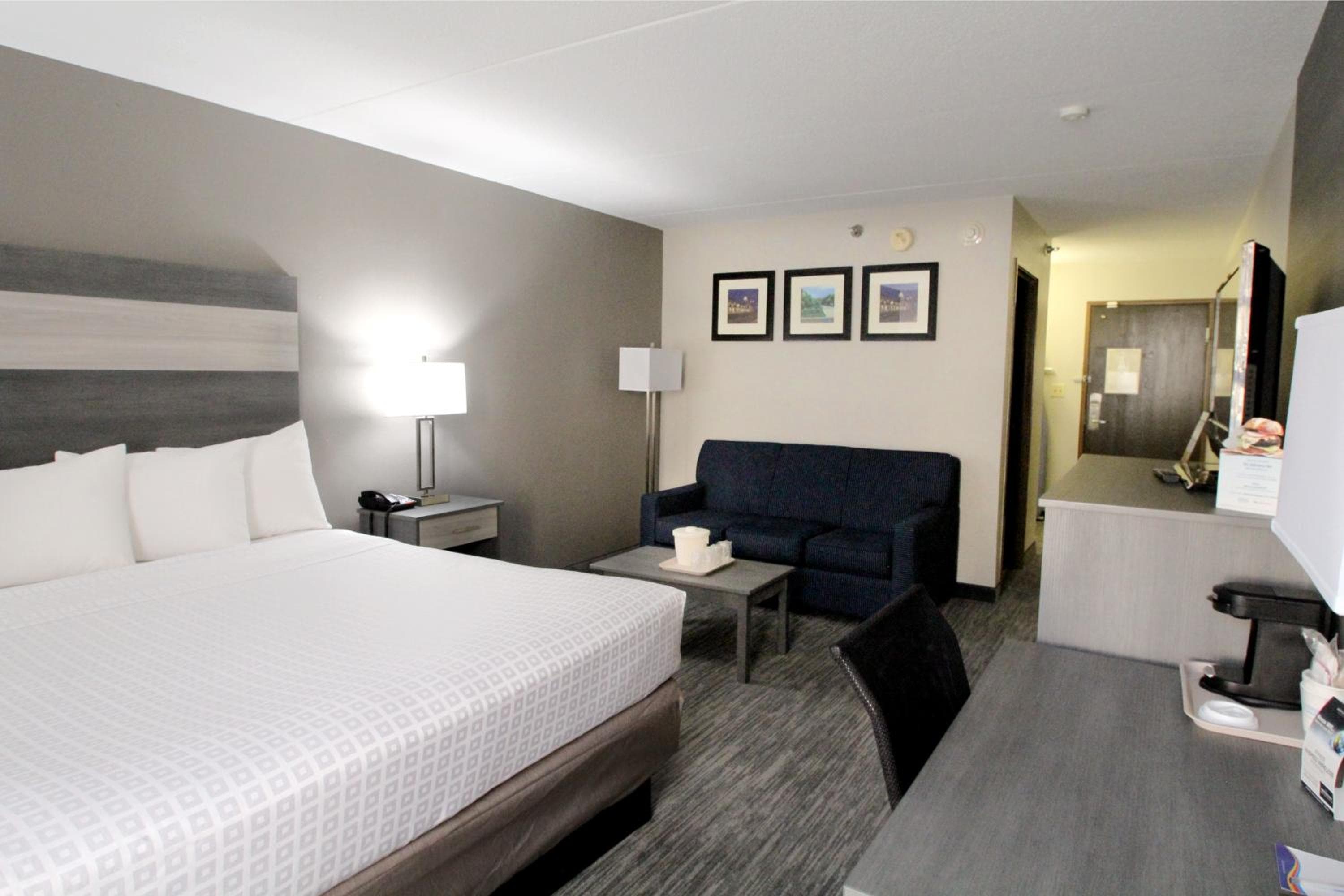 Baymont Inn & Suites by Wyndham Lafayette / Purdue Area