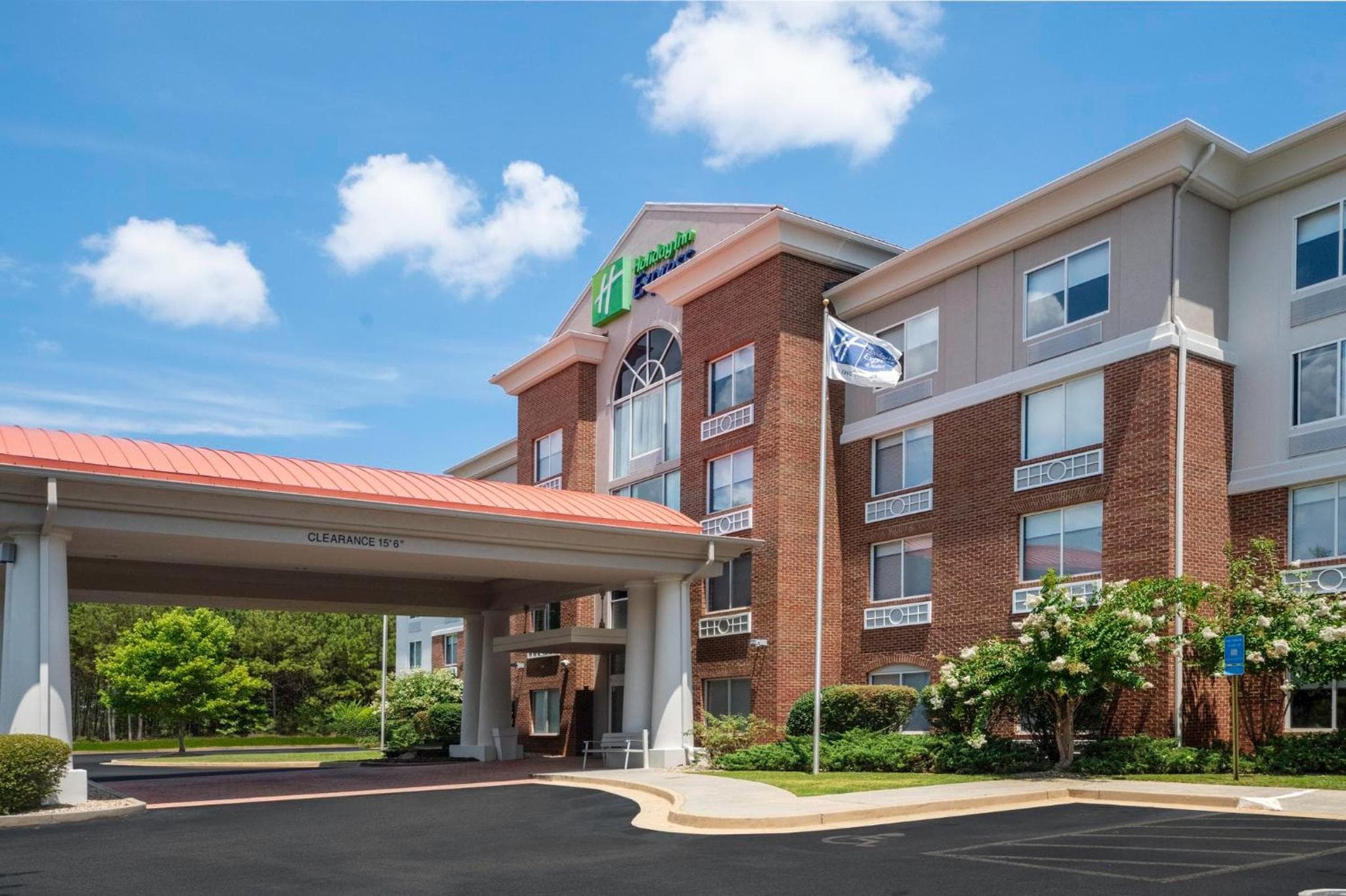 Holiday Inn Express and Suites Atlanta-Johns Creek by IHG