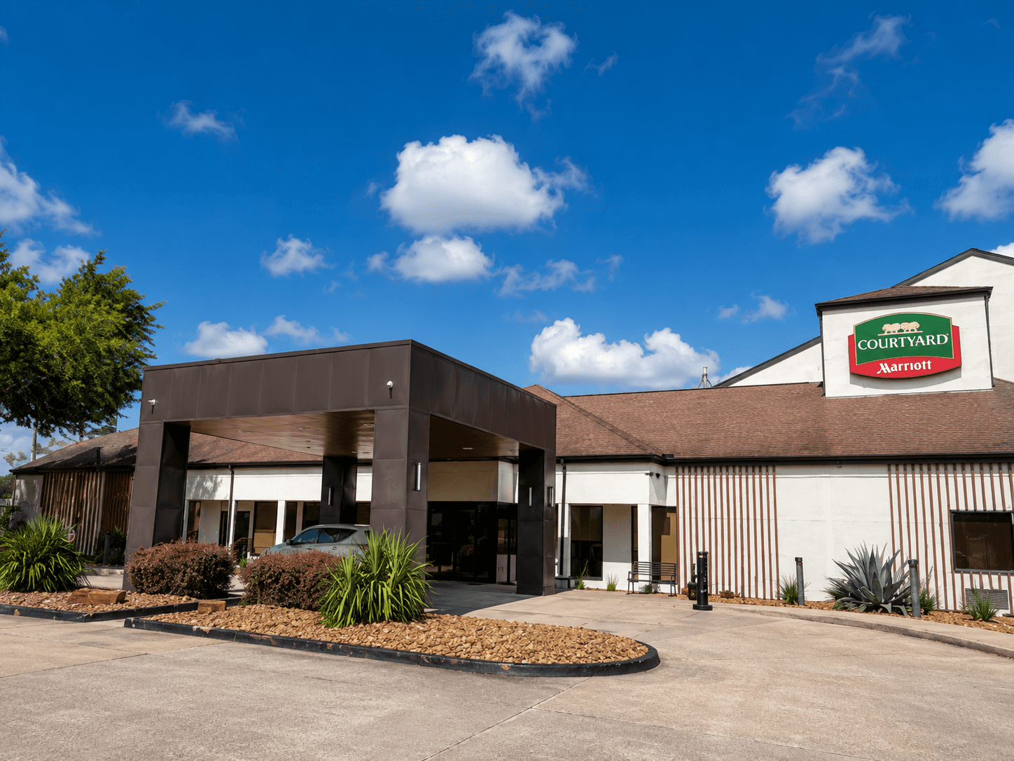 Courtyard by Marriott Houston Hobby Airport