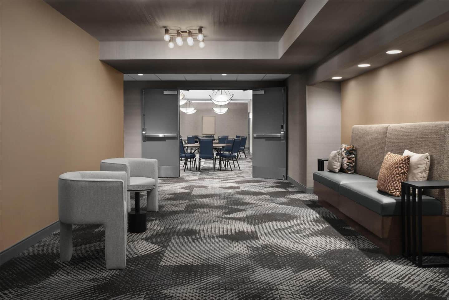 Hampton Inn Indianapolis Downtown Across from Circle Center