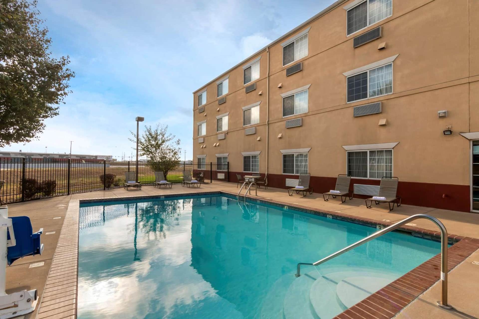Best Western Governors Inn and Suites