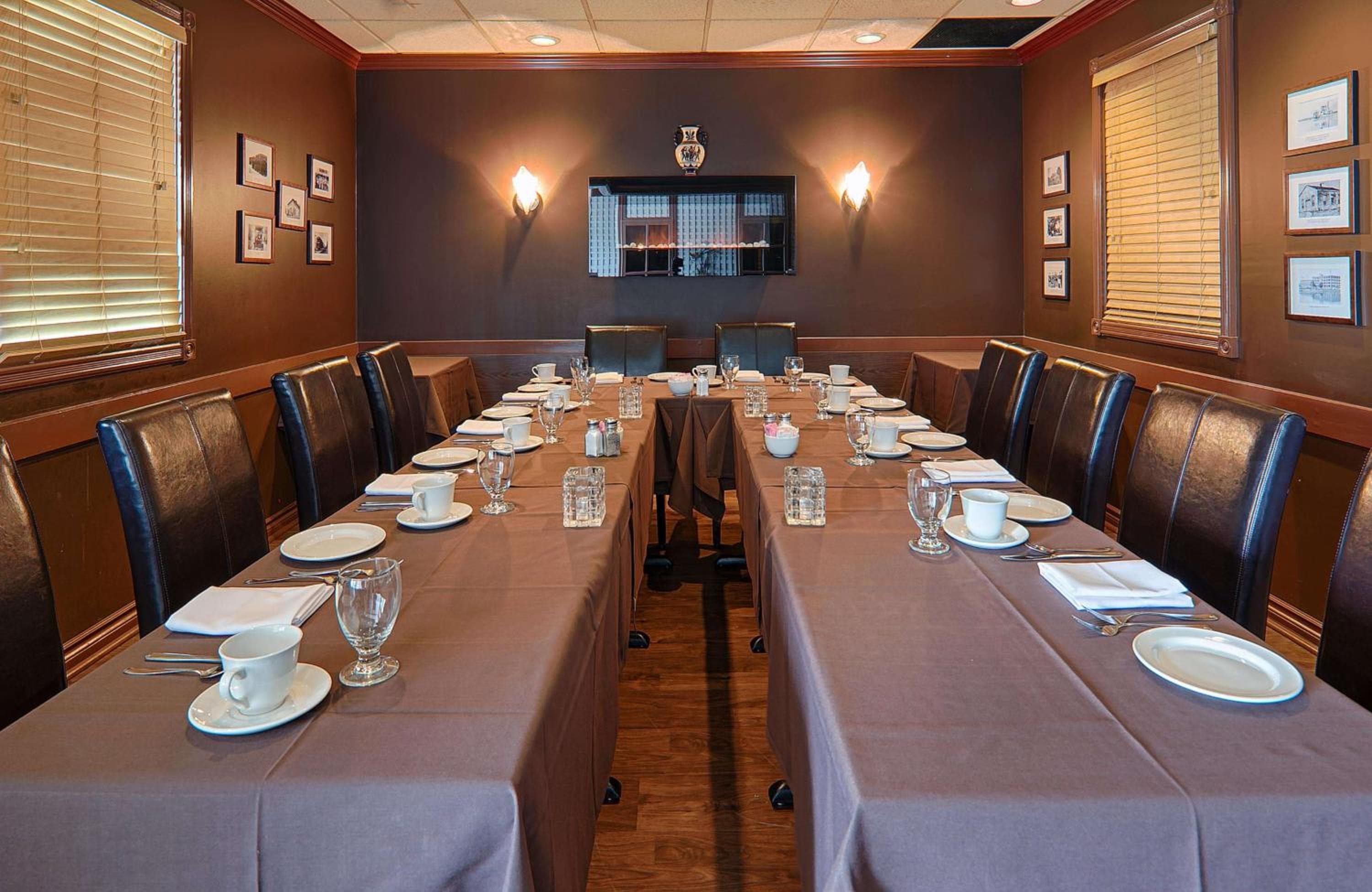 Best Western VOYAGEUR PLACE HOTEL