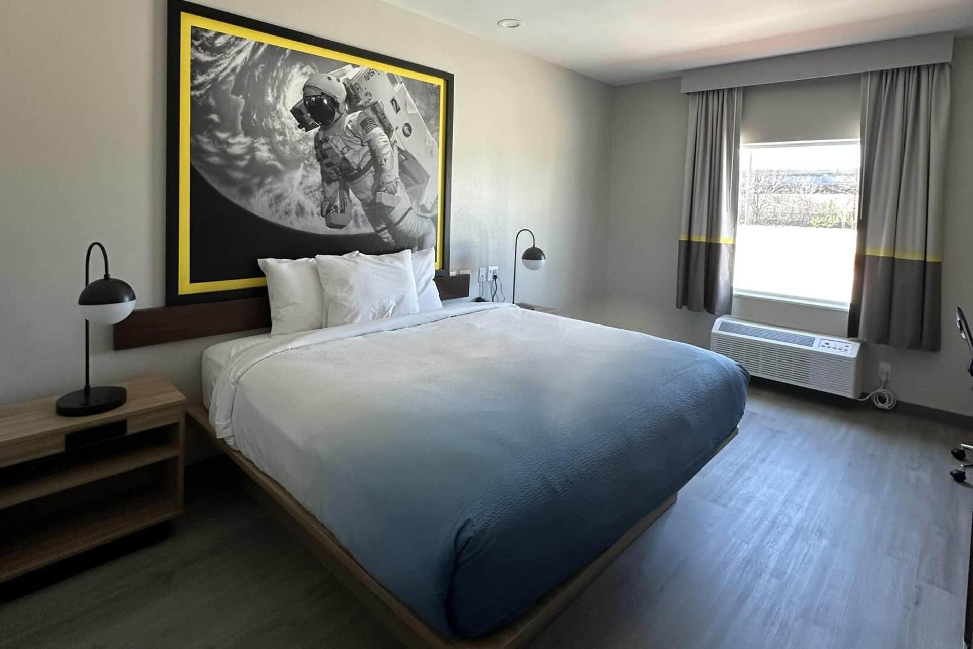 Super 8 By Wyndham Baytown