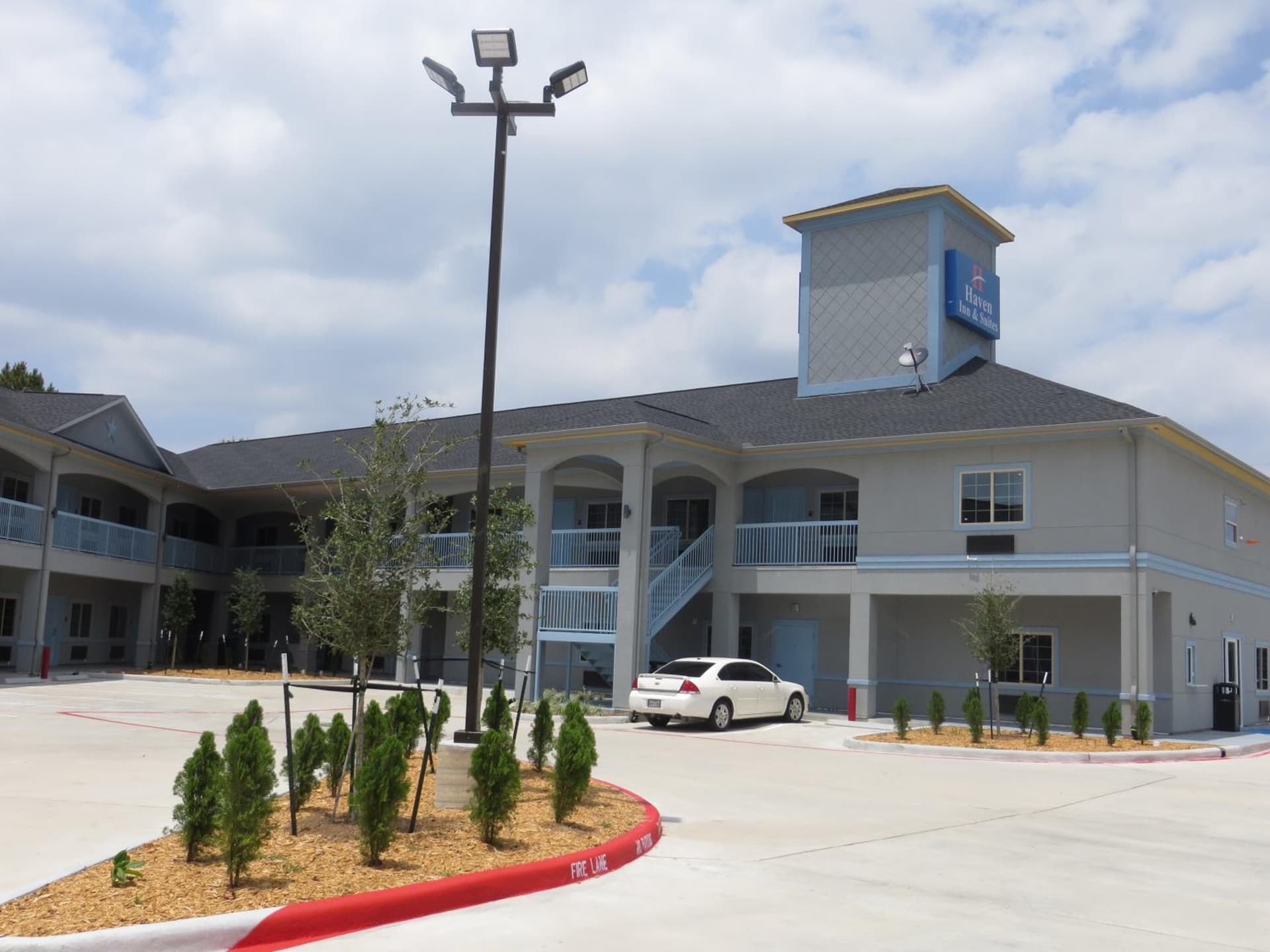 Haven Inn & Suites Willowbrook