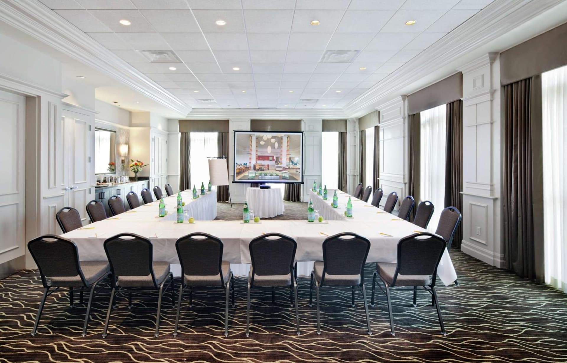 Hilton Garden Inn Montreal Airport