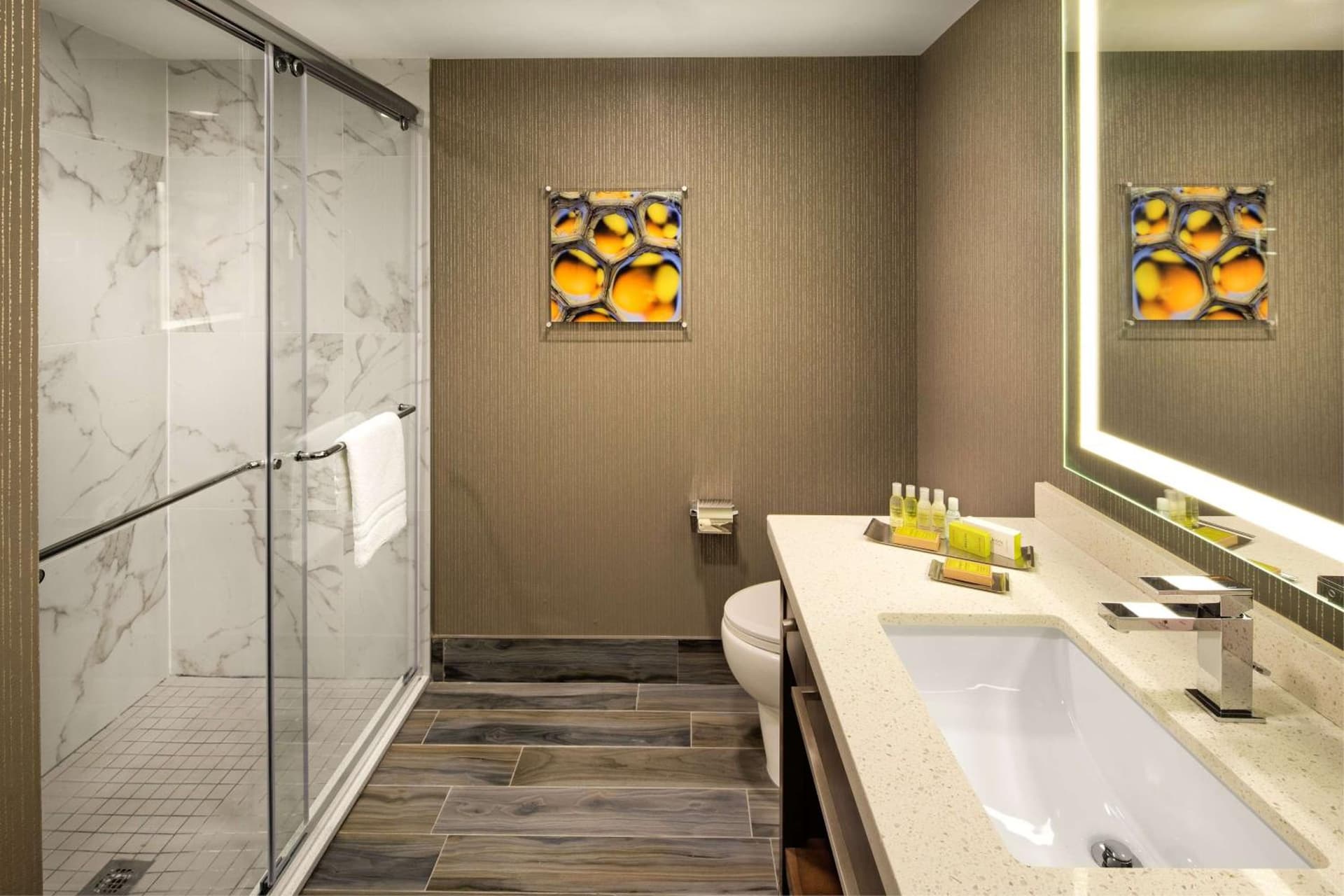 DoubleTree by Hilton Toronto Airport