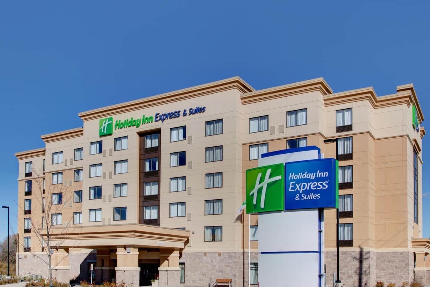 Holiday Inn Express & Suites Ottawa West - Nepean by IHG