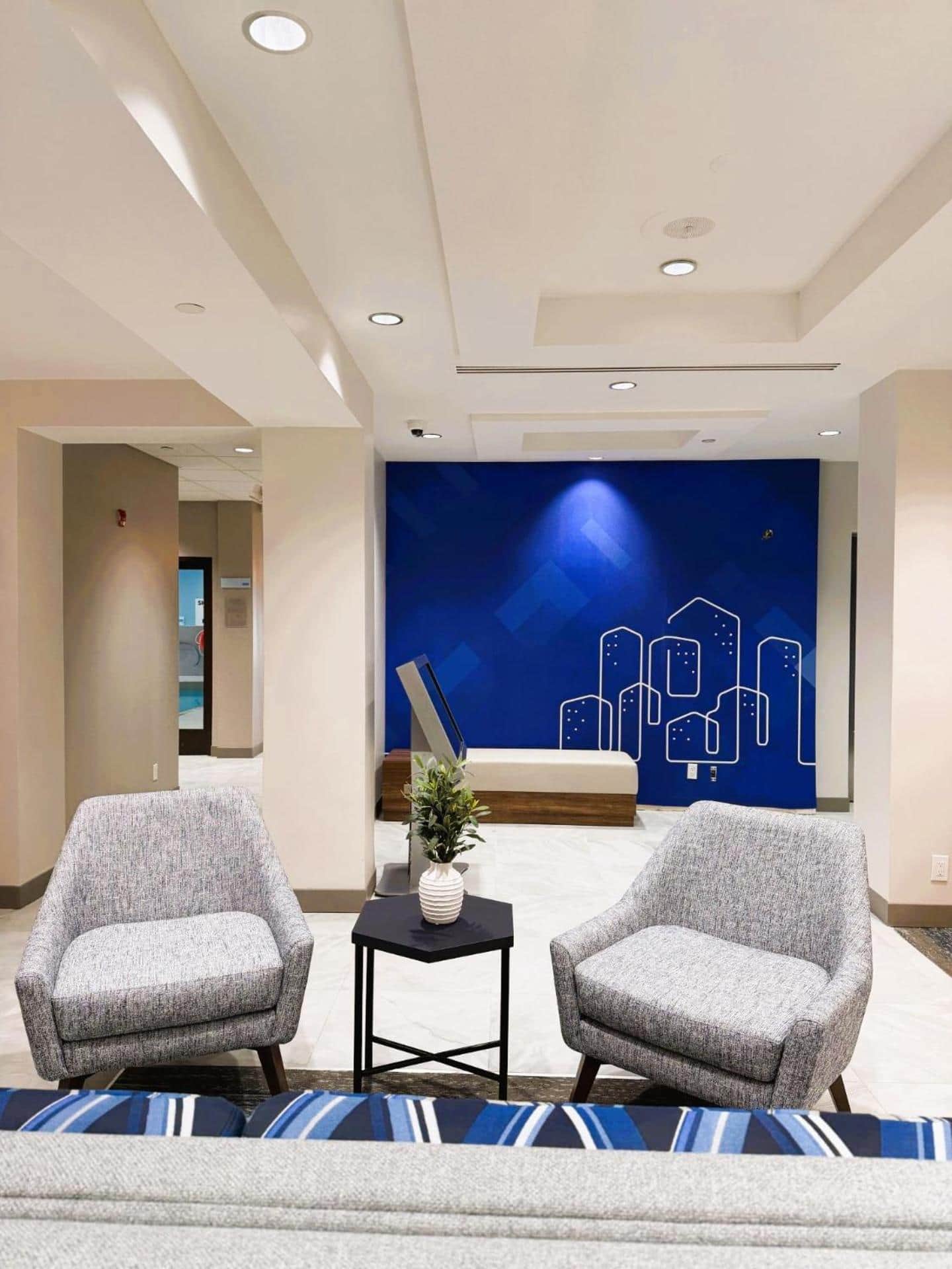 Holiday Inn Express & Suites Ottawa West - Nepean by IHG
