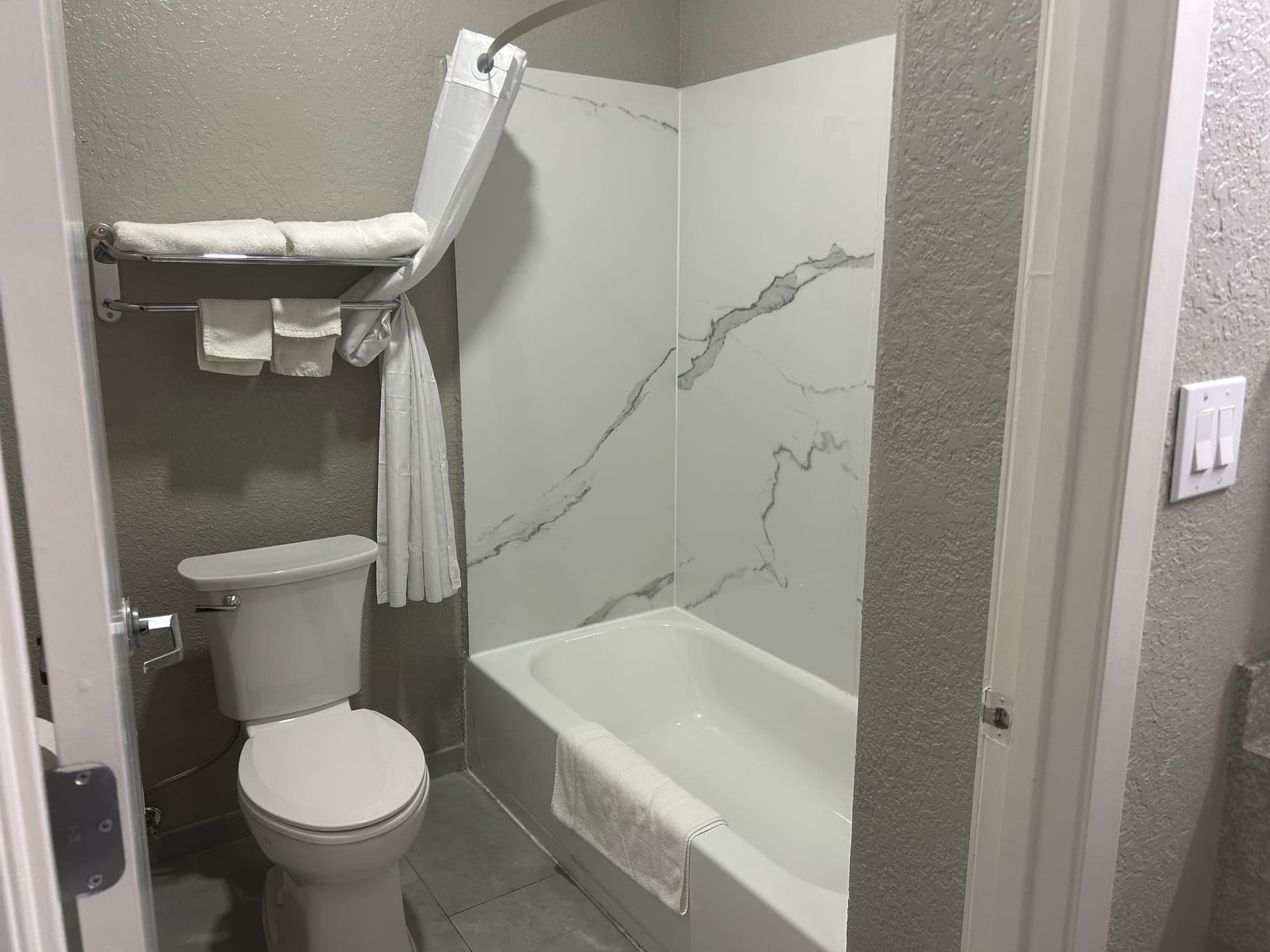 Super 8 by Wyndham Houston/Brookhollow NW