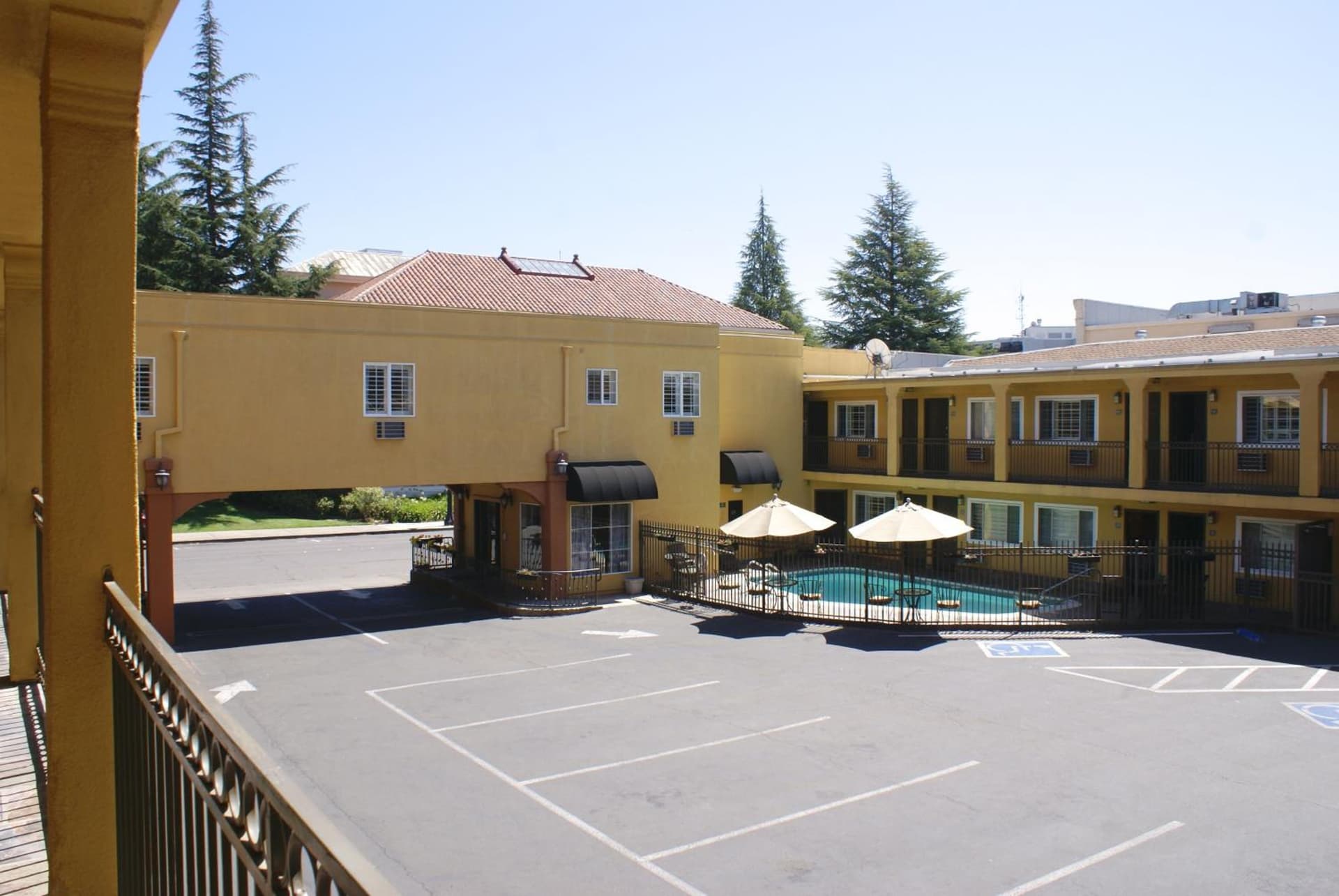 Napa Valley Hotel and Suites