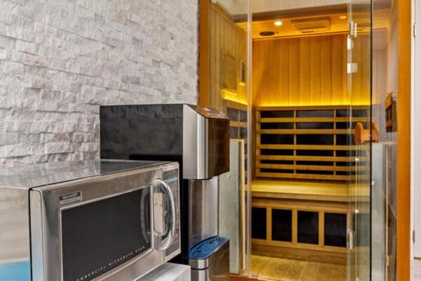 Ocean Sands Beach Boutique Inn NC