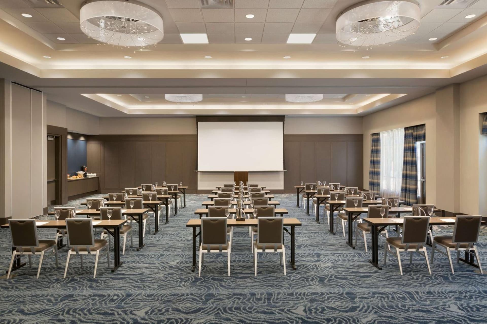 Embassy Suites by Hilton The Woodlands at Hughes Landing