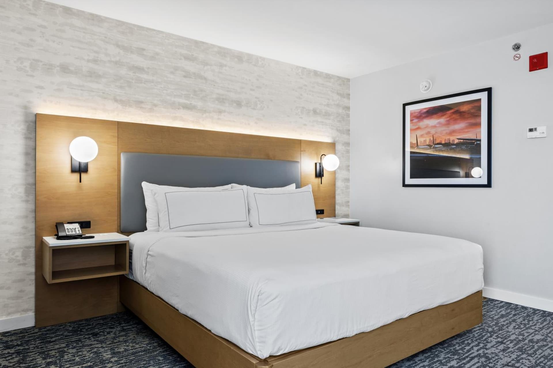 DoubleTree by Hilton New York JFK Airport