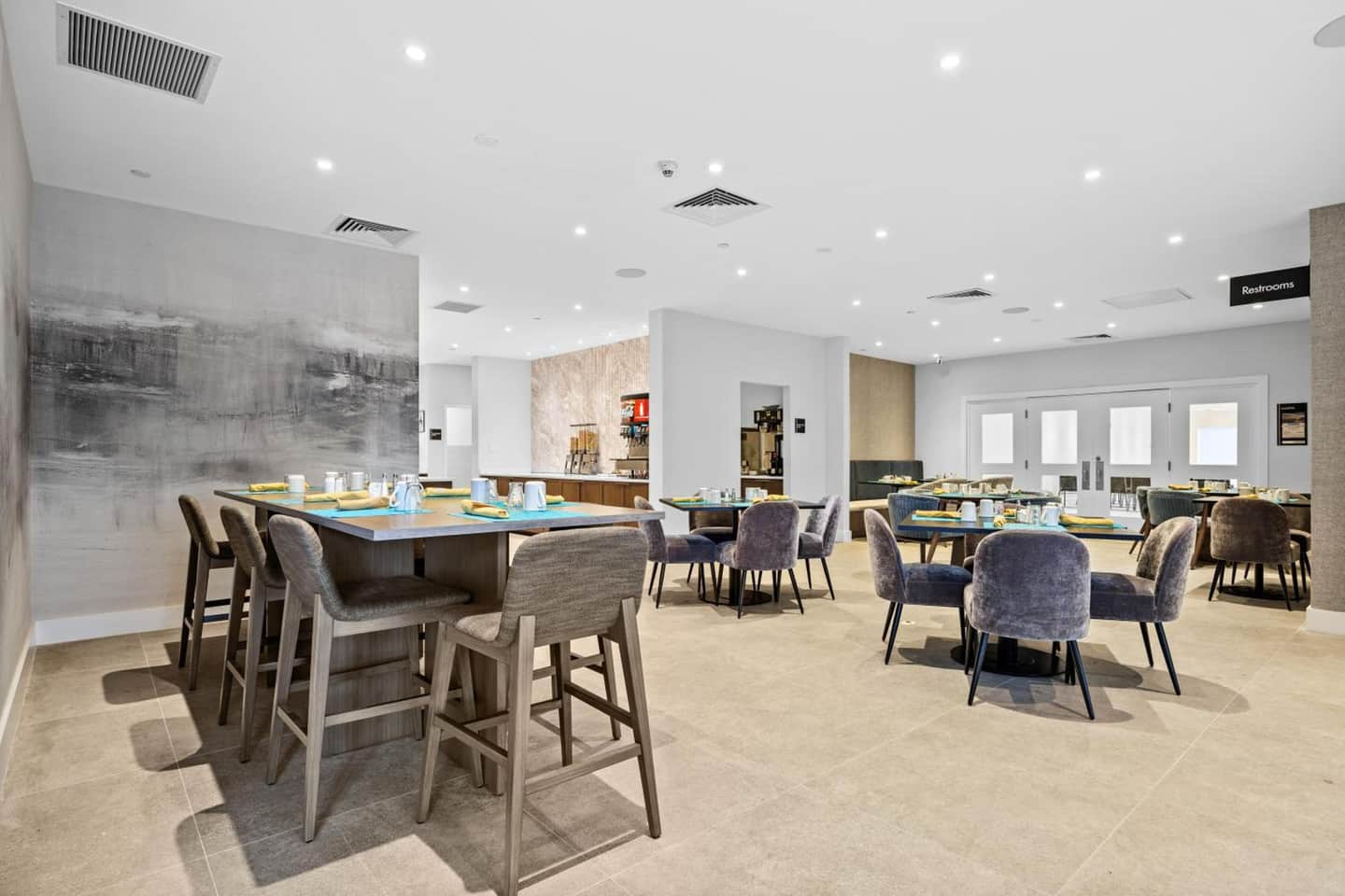 DoubleTree by Hilton New York JFK Airport