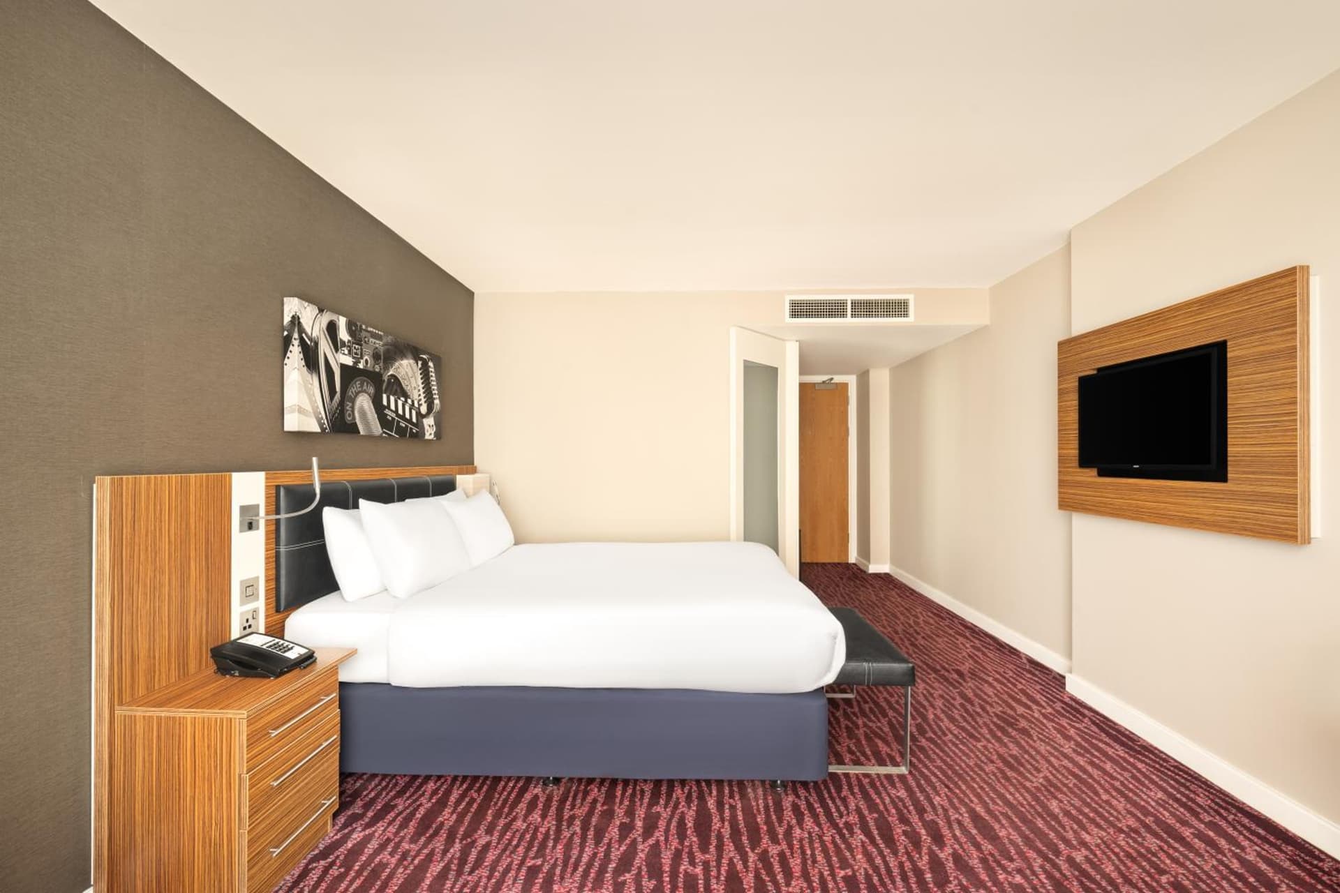 Holiday Inn Manchester-Mediacityuk by IHG