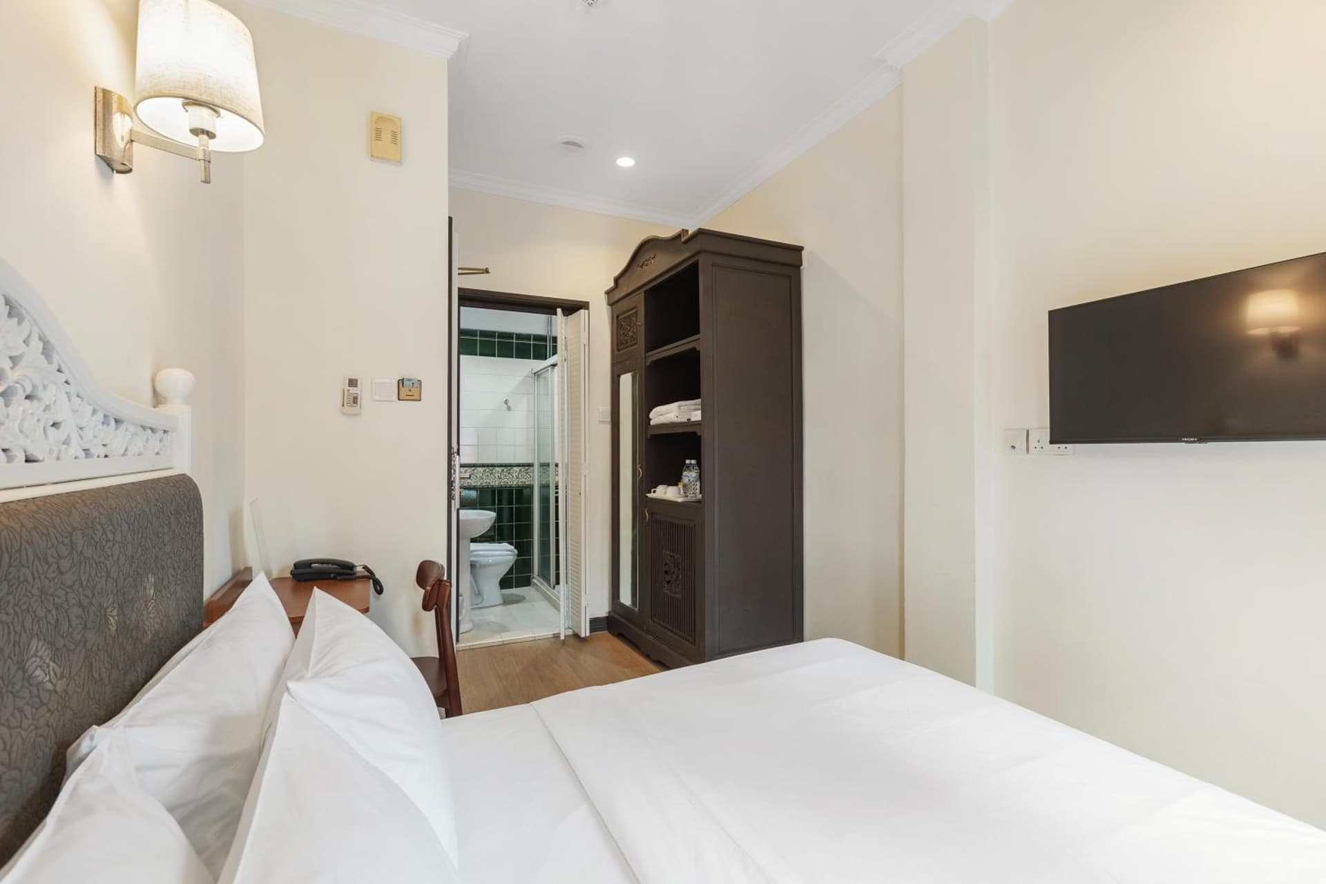 iNN at Temple St by Q Loft