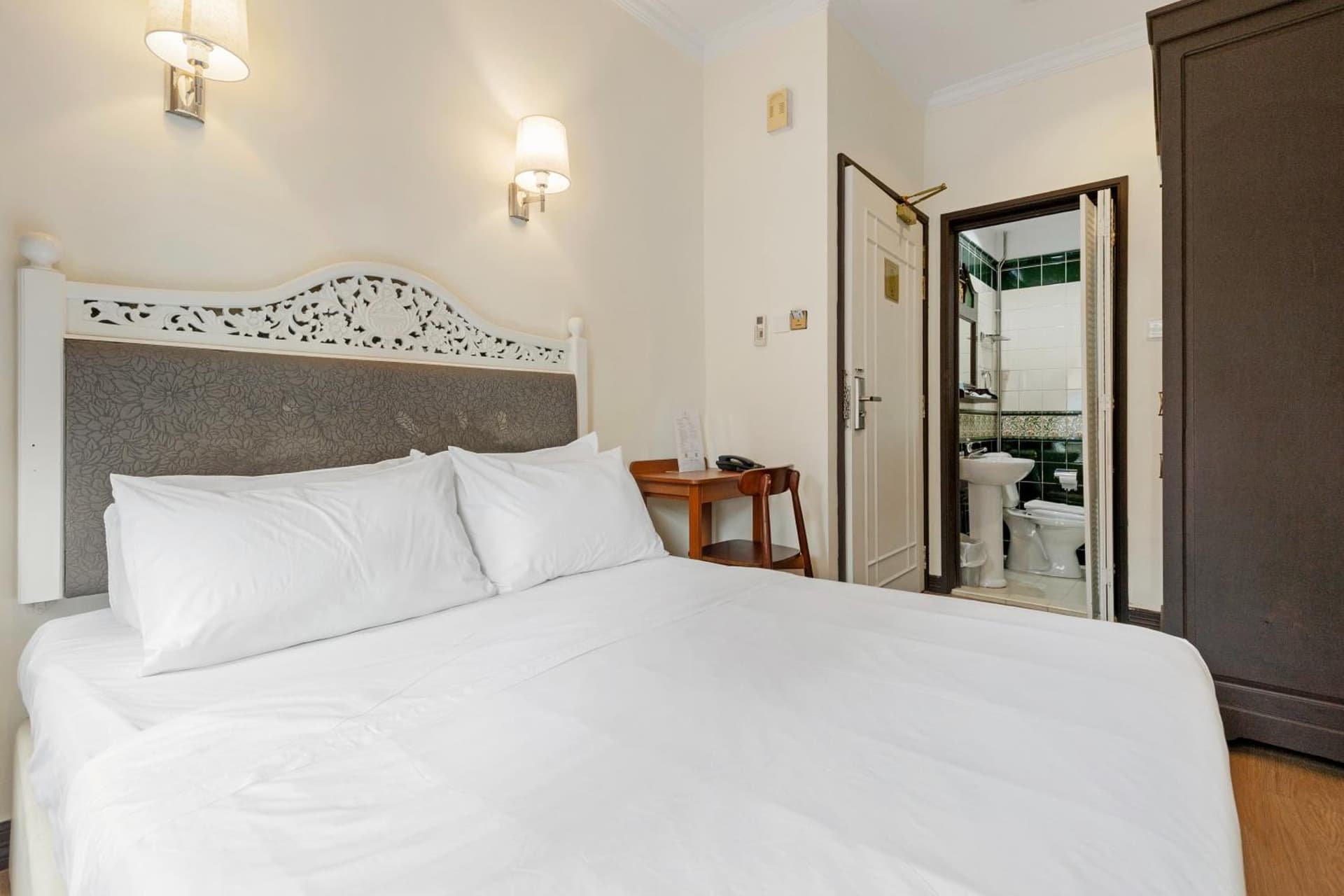 iNN at Temple St by Q Loft