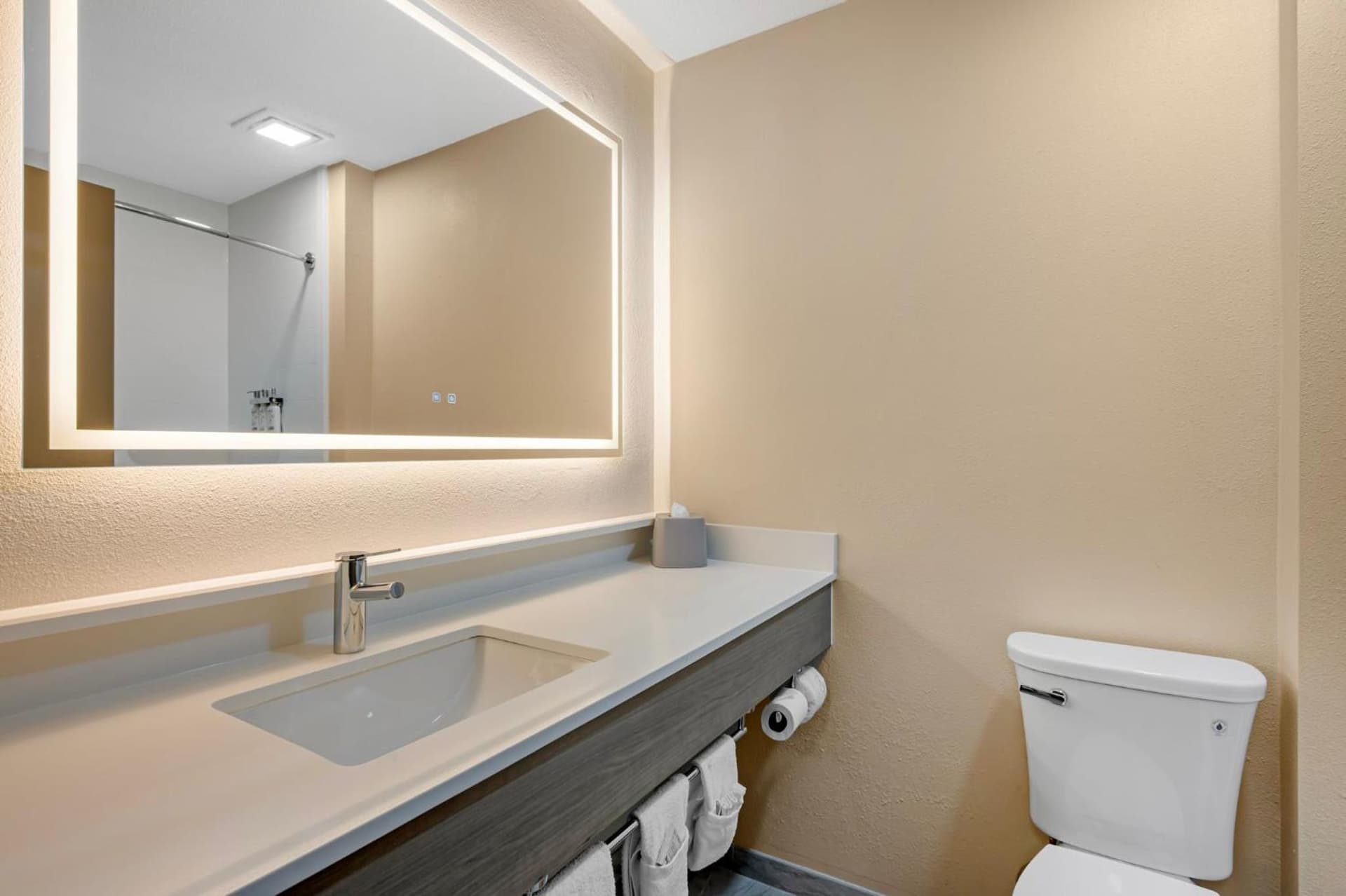 Holiday Inn Express & Suites - Indianapolis - East