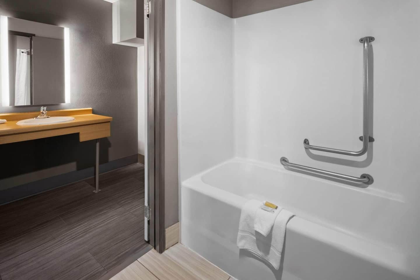 La Quinta Inn by Wyndham Milwaukee Airport / Oak Creek