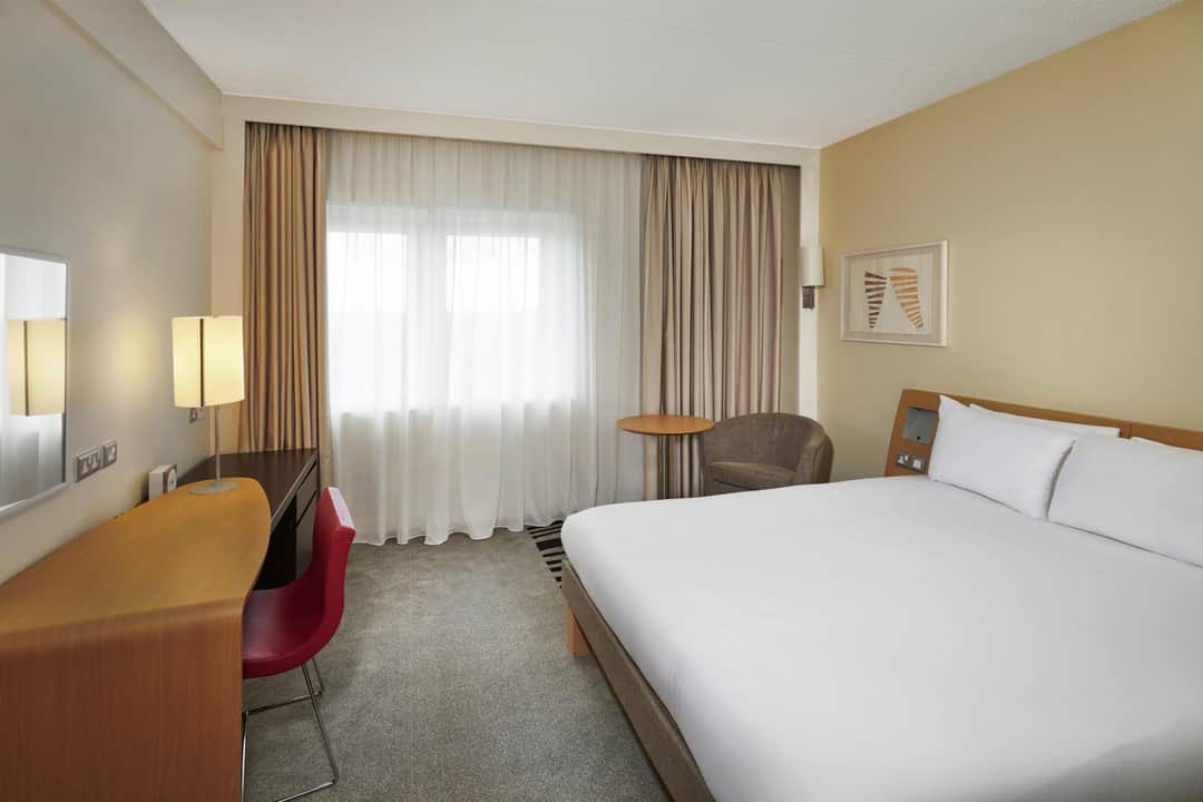 Novotel London West
