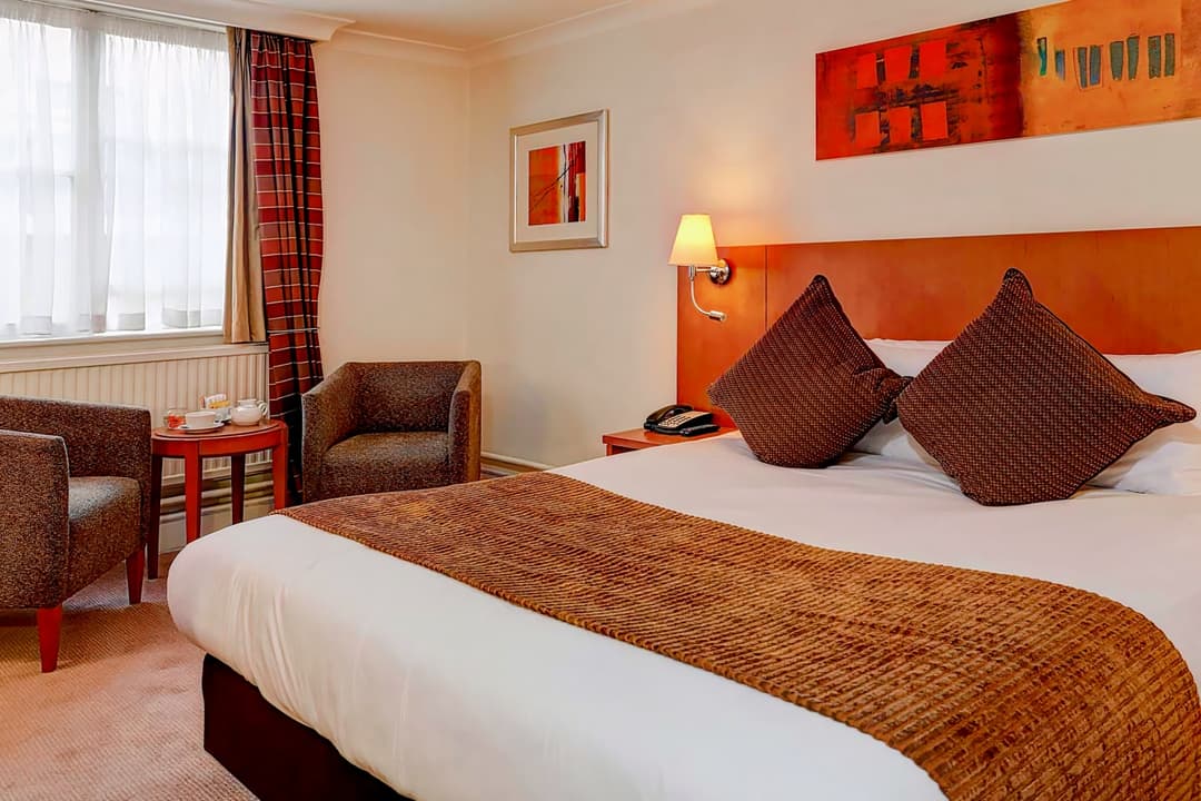 DoubleTree by Hilton Reading M4 J10