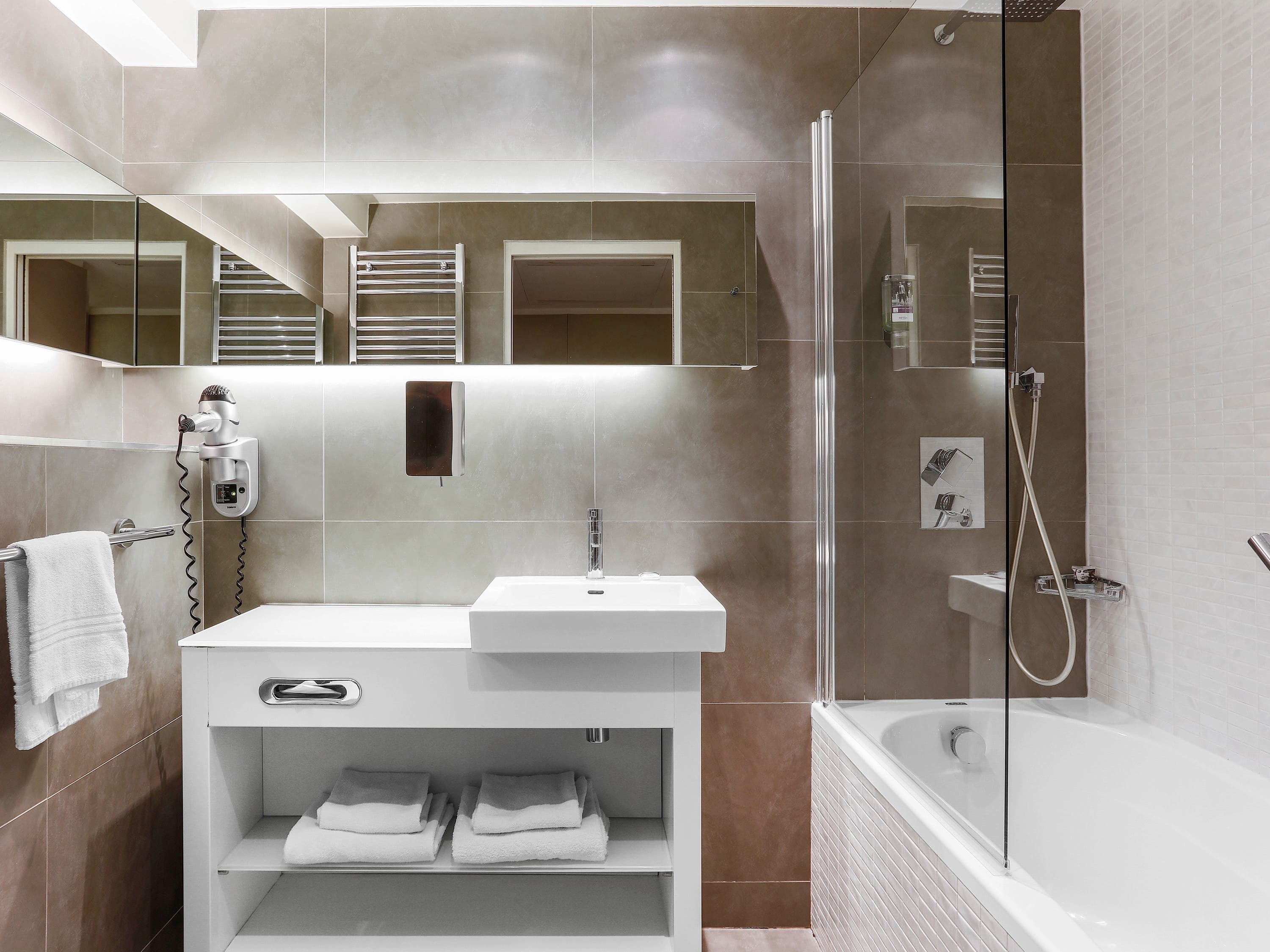 Mercure Paris Vaugirard Porte de Versailles Hotel