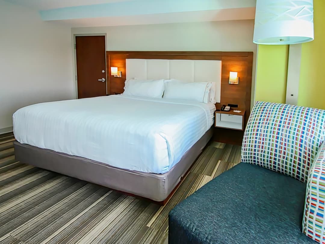 Holiday Inn Express & Suites Miami Airport and Intermodal Area