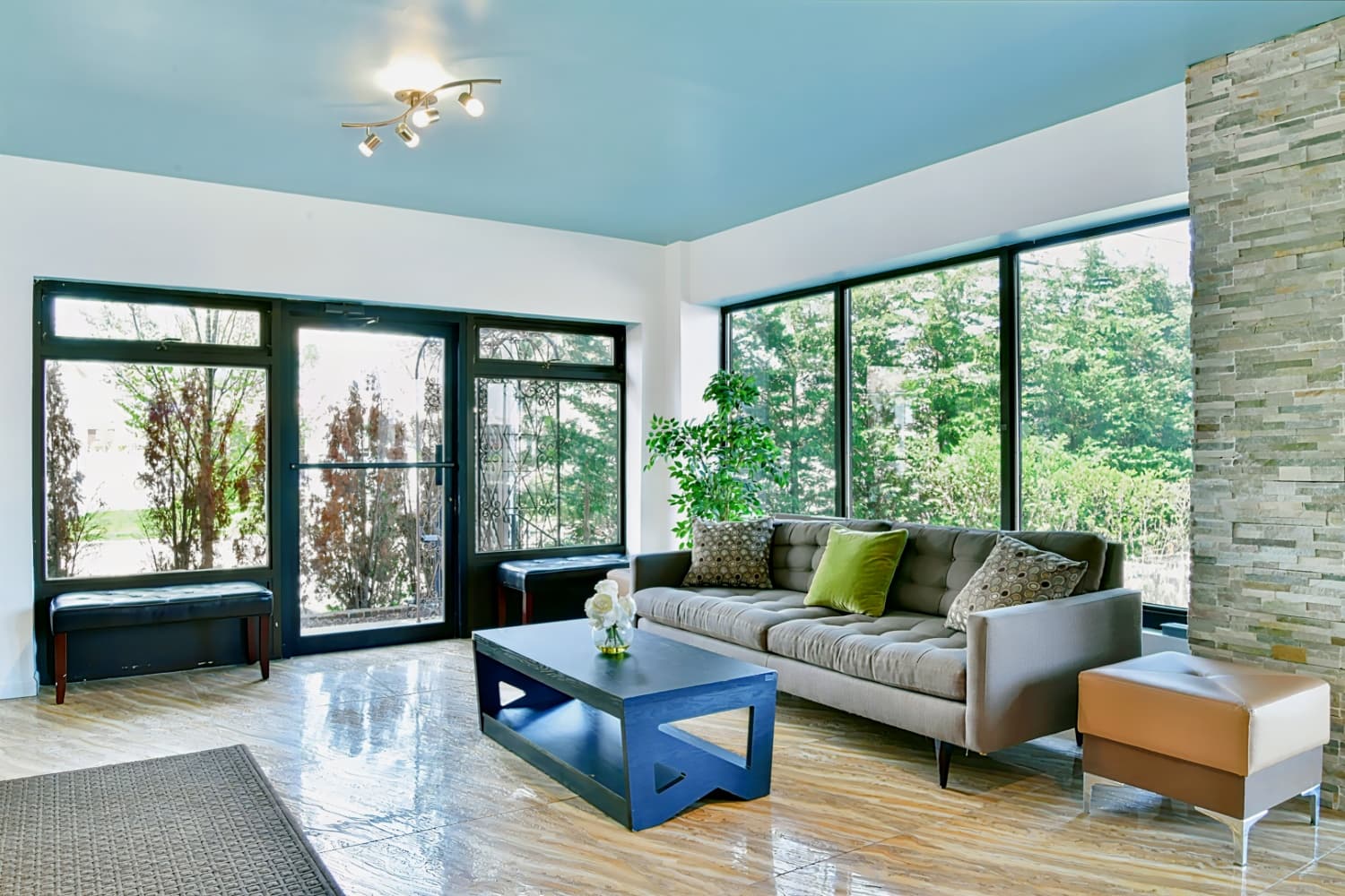 The Freeport Inn and Marina