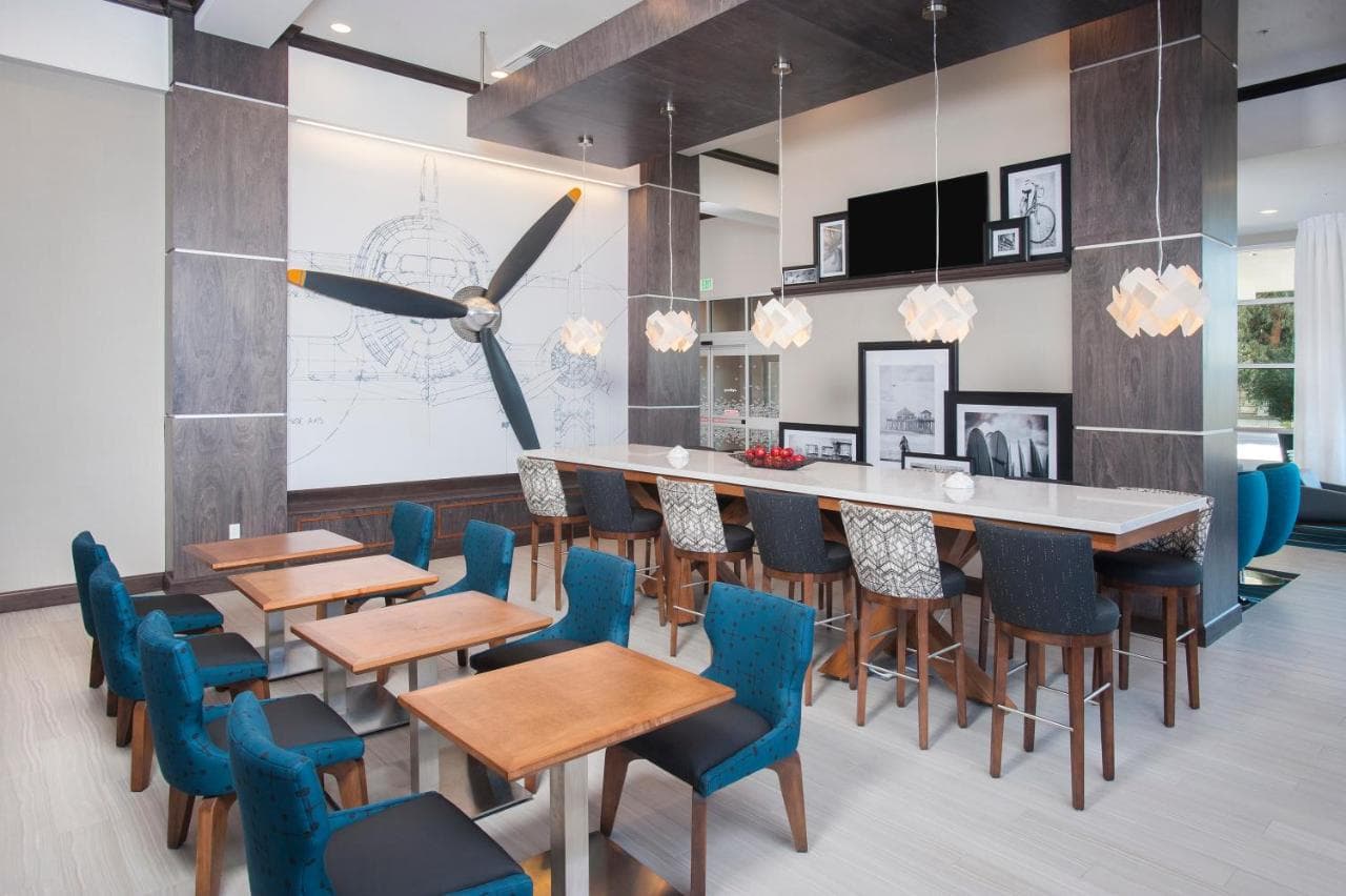 Hampton Inn & Suites LAX El Segundo
